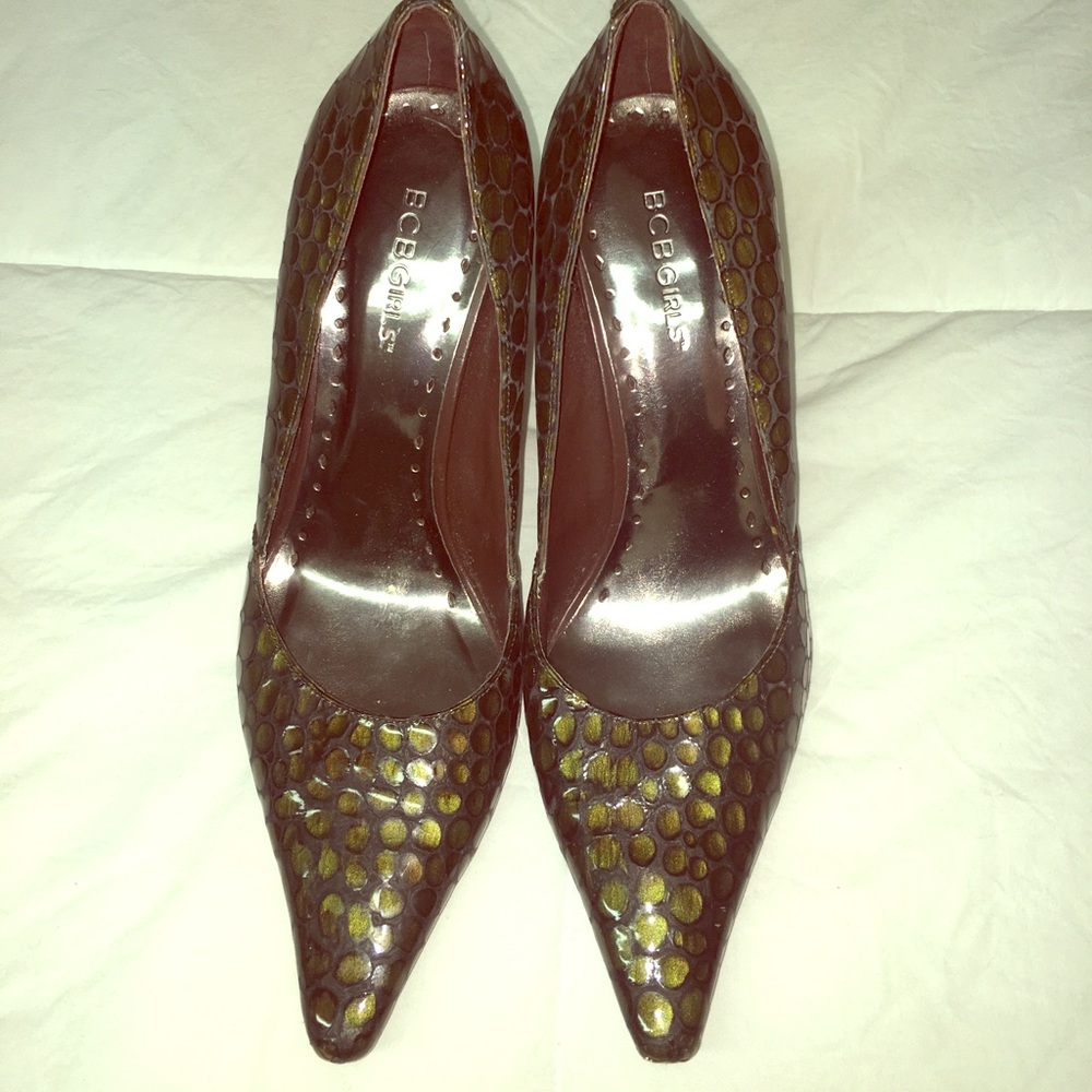 BCBG green printed heels, 8.5